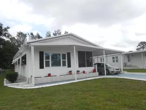 7507 Dinsmore St, Brooksville, FL 34613