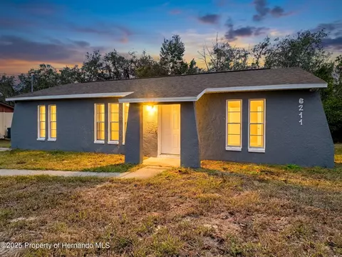 6211 Lorraine Ln, Spring Hill, FL 34608