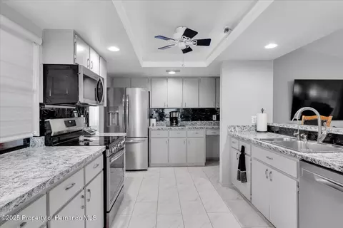 7099 Pond View Ct, Spring Hill, FL 34606 photo 12