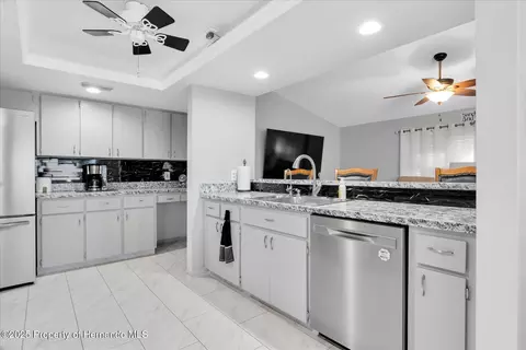 7099 Pond View Ct, Spring Hill, FL 34606 photo 13