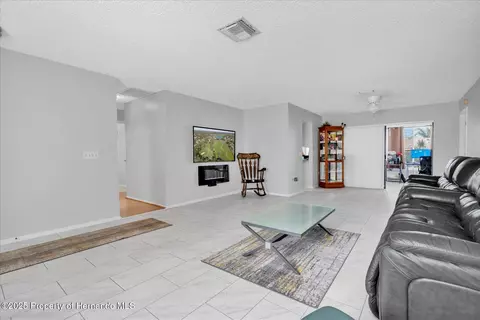 7099 Pond View Ct, Spring Hill, FL 34606 photo 10