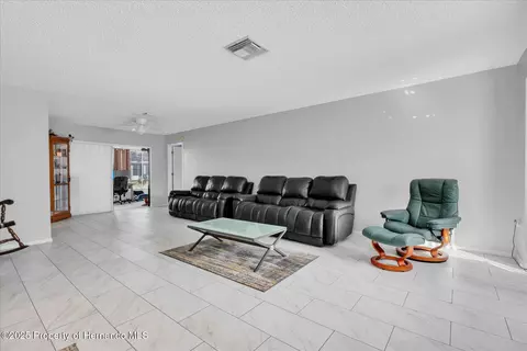 7099 Pond View Ct, Spring Hill, FL 34606 photo 9
