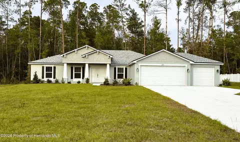 54 Village Center Dr, Homosassa, FL 34446