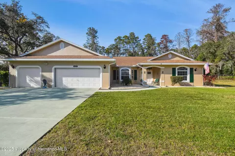 11179 Woodland Waters Blvd, Weeki Wachee, FL 34613