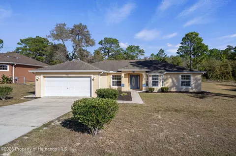 12108 Harris Hawk Rd, Weeki Wachee, FL 34614