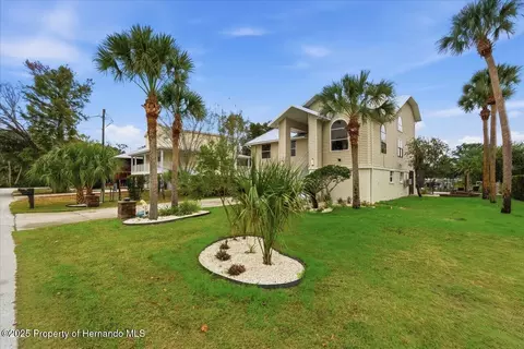 1821 NW 20th Ave, Crystal River, FL 34428