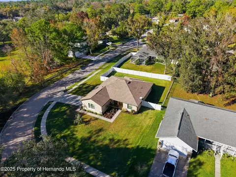 840 Laurelridge Ct, Brooksville, FL 34601