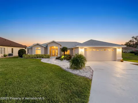 9428 Apple Dumpling Ct, Weeki Wachee, FL 34613