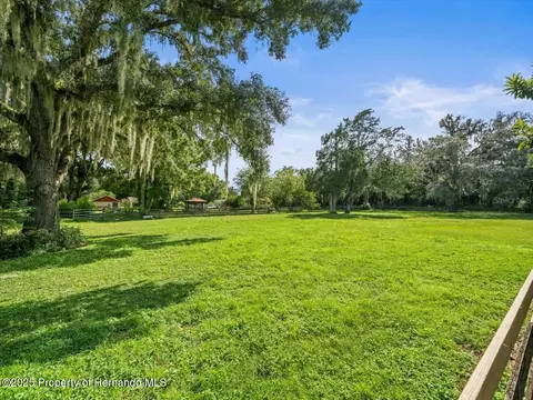 18750 Kuka Ln, Shady Hills, FL 34610