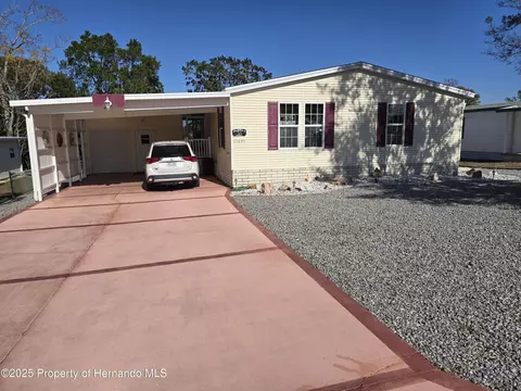 14221 Midmoor Blvd, Brooksville, FL 34613