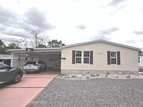 14221 Midmoor Blvd, Brooksville, FL 34613