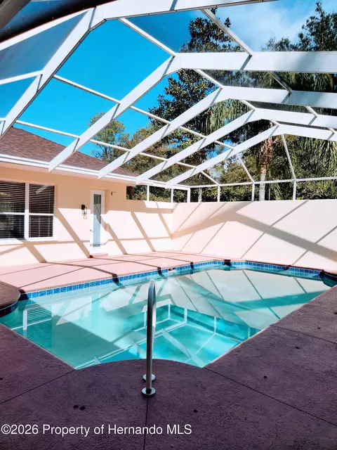 Exterior - 7190 Raymond Pl, Spring Hill, FL 34607 photo 4 of 5