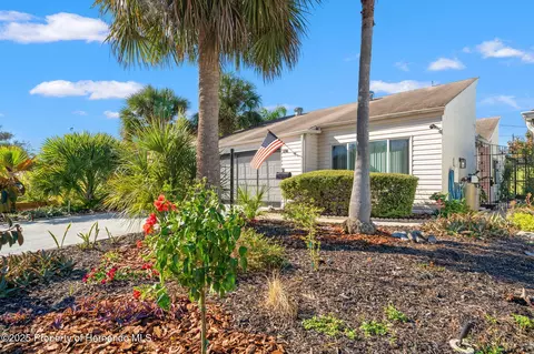 12701 Shell Point Dr, Hudson, FL 34667