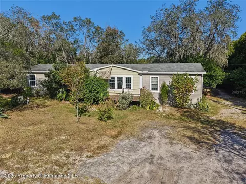 16933 Bosley Dr, Spring Hill, FL 34610