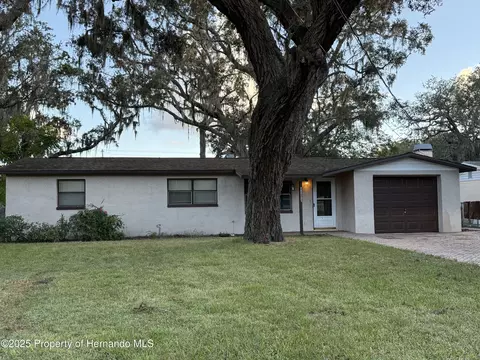 11972 Lakewood Dr, Hudson, FL 34669