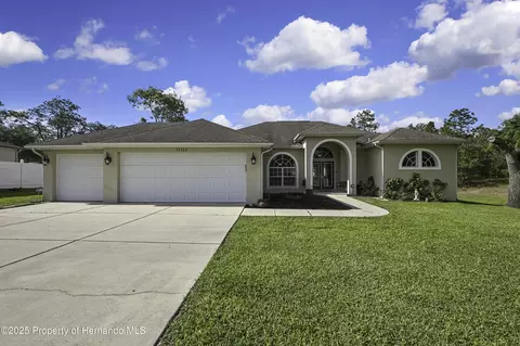 11336 Flower Ave, Weeki Wachee, FL 34613