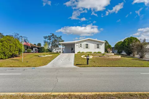 15712 Brookridge Blvd, Brooksville, FL 34613