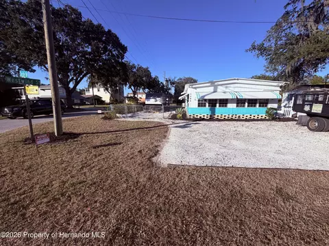 7196 Westwind St, Weeki Wachee, FL 34607