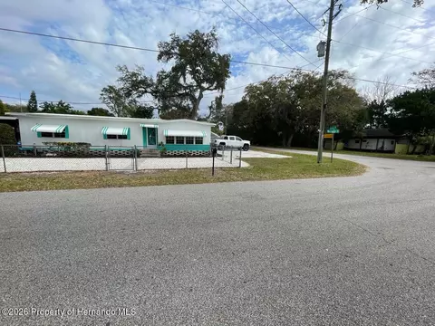 7196 Westwind St, Weeki Wachee, FL 34607 photo 2
