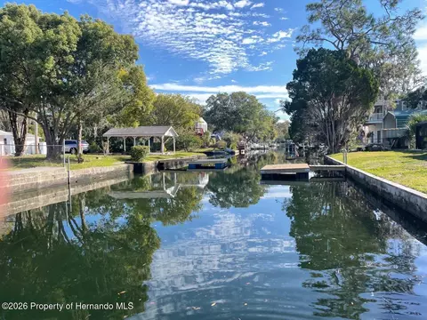 7196 Westwind St, Weeki Wachee, FL 34607 photo 8
