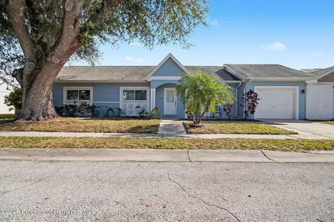8465 Oak Bluff Dr, Orlando, FL 32827