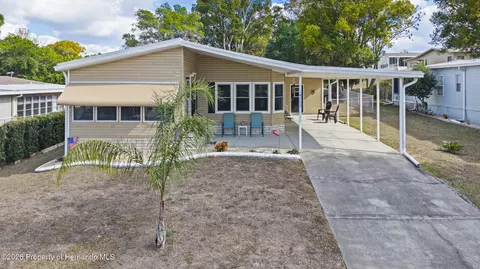 14232 Rialto Ave, Brooksville, FL 34613