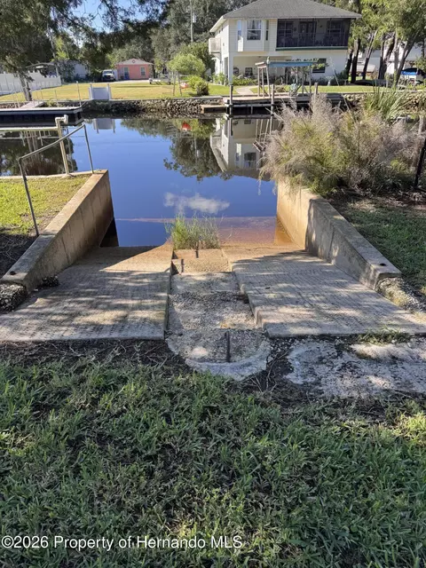 6022 Palm Creek Dr, Weeki Wachee, FL 34607 photo 7