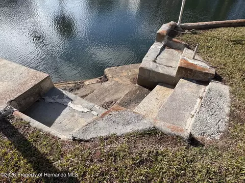6022 Palm Creek Dr, Weeki Wachee, FL 34607 photo 6