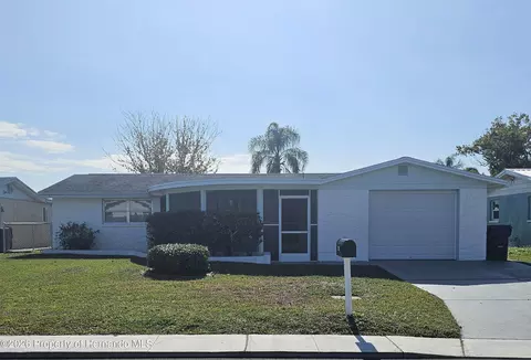4204 Sunray Dr, Holiday, FL 34691
