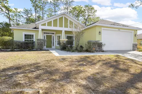 8104 Nightingale Rd, Weeki Wachee, FL 34613