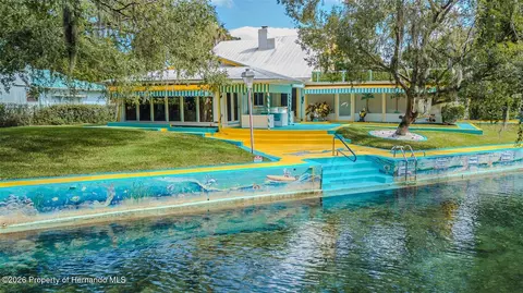 6682 W Richard Dr, Weeki Wachee, FL 34607