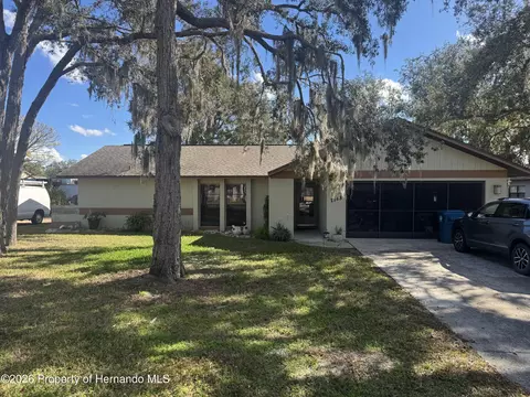 2148 Waterfall Dr, Spring Hill, FL 34608