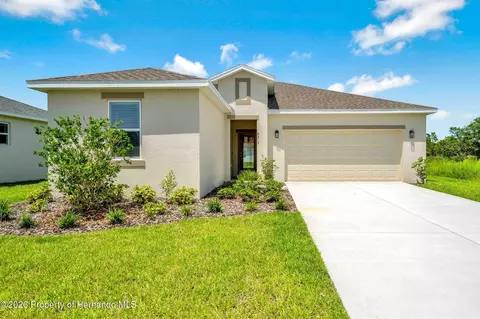 9313 Gentle Ben Ct, Weeki Wachee, FL 34613