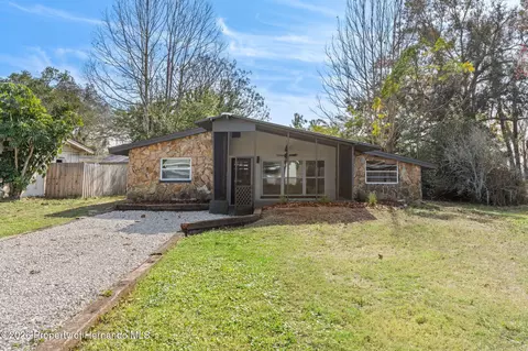 7100 Ashwood Dr, Port Richey, FL 34668