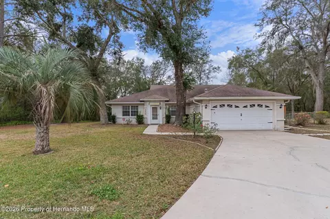 2420 W Arbutus Dr, Citrus Springs, FL 34434