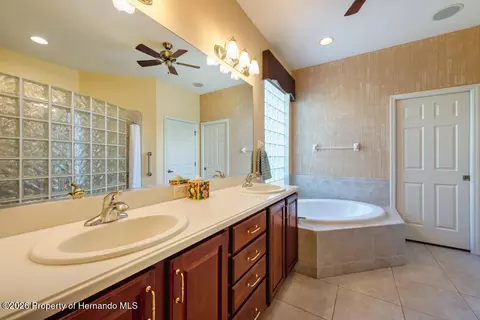 Bath - 1134 W Diamond Shore Loop, Hernando, FL 34442 photo 1 of 3