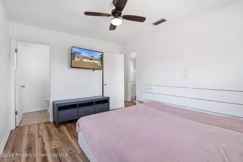 Bedroom - 5284 Springwood Rd, Spring Hill, FL 34609 photo 2 of 5