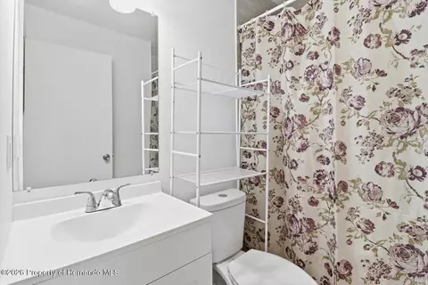 Bath - 5284 Springwood Rd, Spring Hill, FL 34609 photo 2 of 2