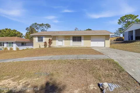 5284 Springwood Rd, Spring Hill, FL 34609