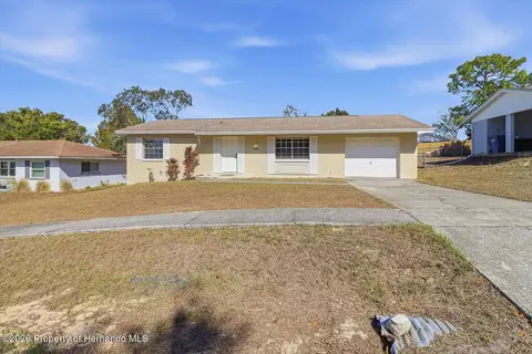 5284 Springwood Rd, Spring Hill, FL 34609