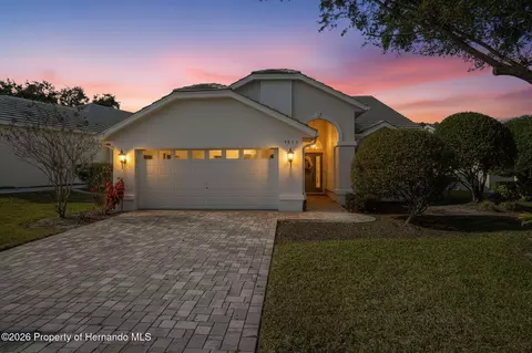 9050 Penelope Dr, Weeki Wachee, FL 34613