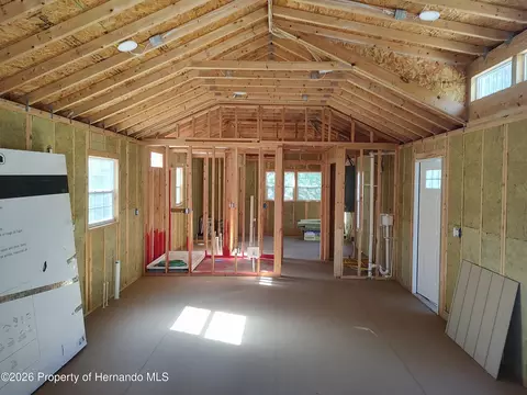 Entry Way - 3940 E Camp Izzard Pl, Dunnellon, FL 34434 photo 2 of 3