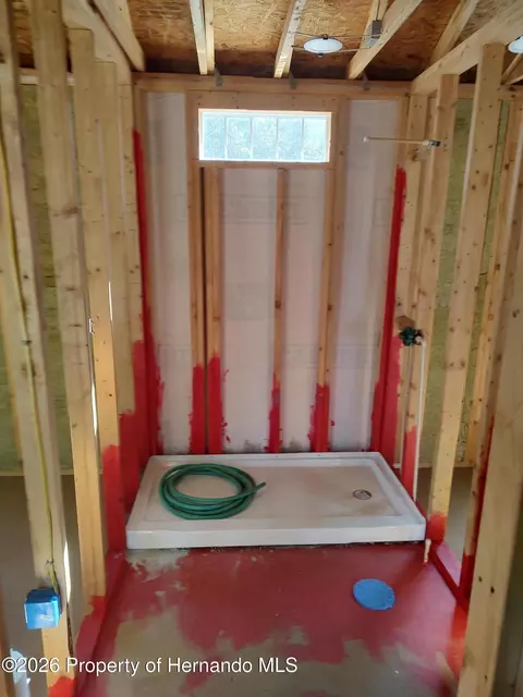 Bath - 3940 E Camp Izzard Pl, Dunnellon, FL 34434 photo 1 of 2