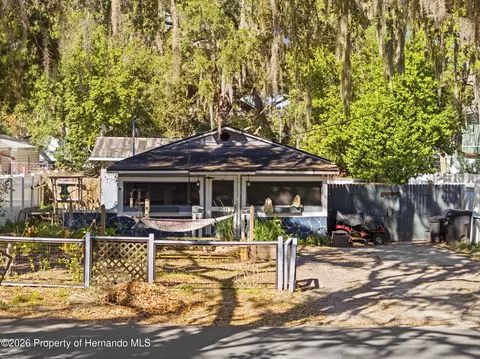 5631 Montana Ave, New Port Richey, FL 34652