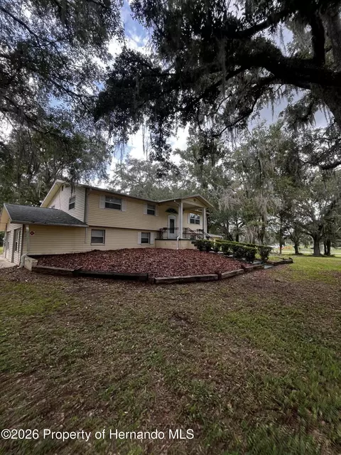 5483 Neff Lake Rd, Brooksville, FL 34601
