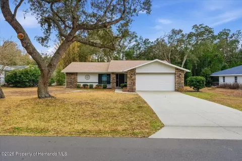 13 Hollyhock Ct, Homosassa, FL 34446
