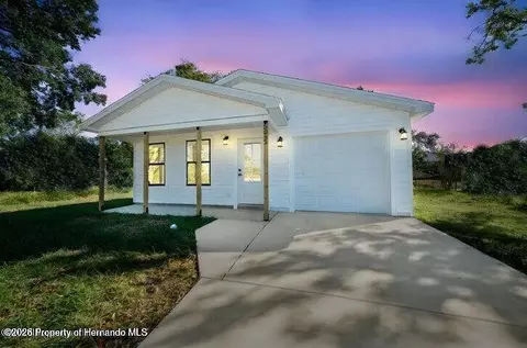 8960 Long Lake Ave, Spring Hill, FL 34613