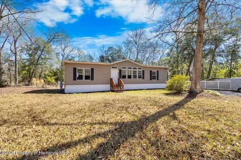 19611 Manecke Rd, Brooksville, FL 34601