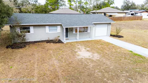33127 Hilda Rd, Dade City, FL 33523