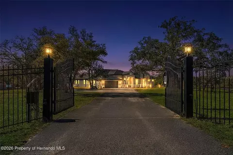 12277 Eskimo Curlew Rd, Weeki Wachee, FL 34614